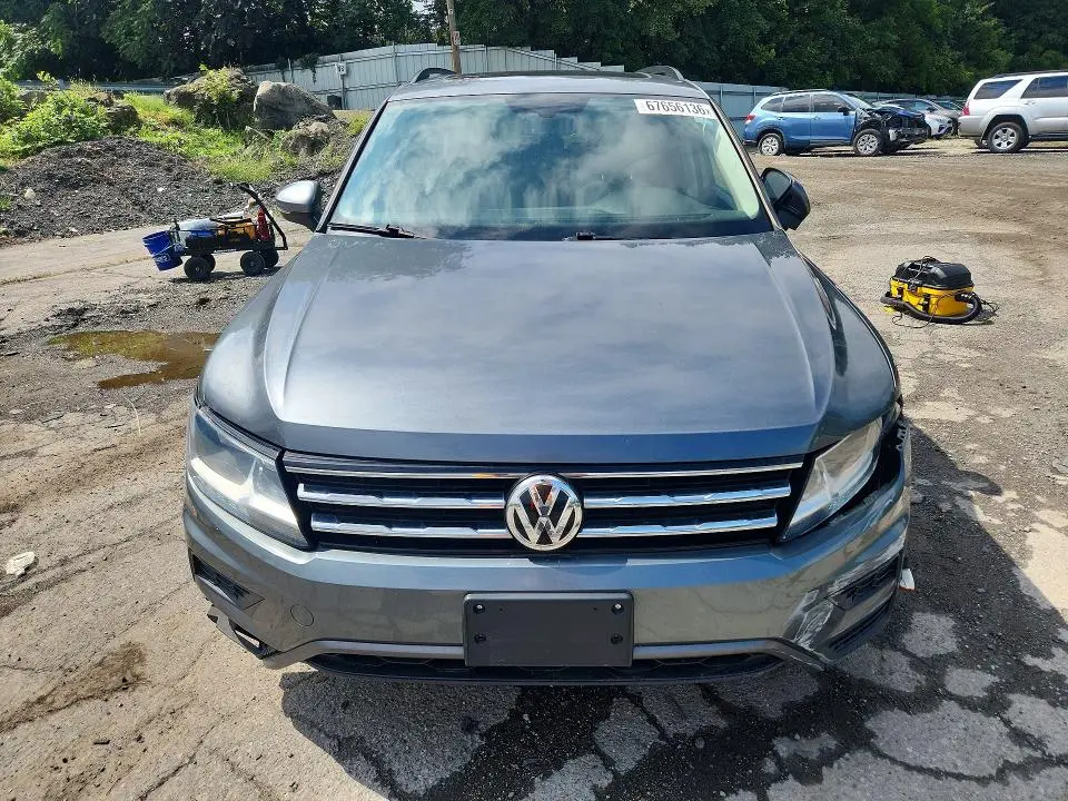 2021 VOLKSWAGEN TIGUAN SE  