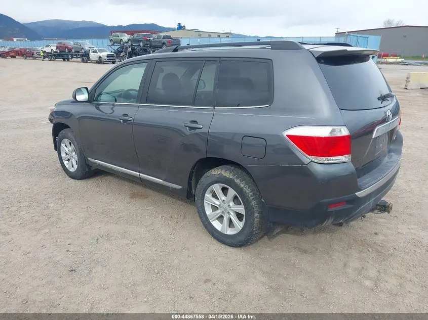 2013 TOYOTA HIGHLANDER SE V6
