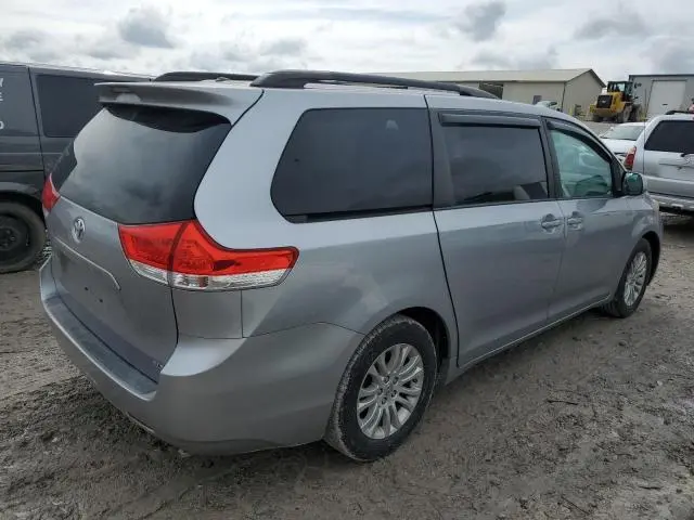 2012 TOYOTA SIENNA XLE  