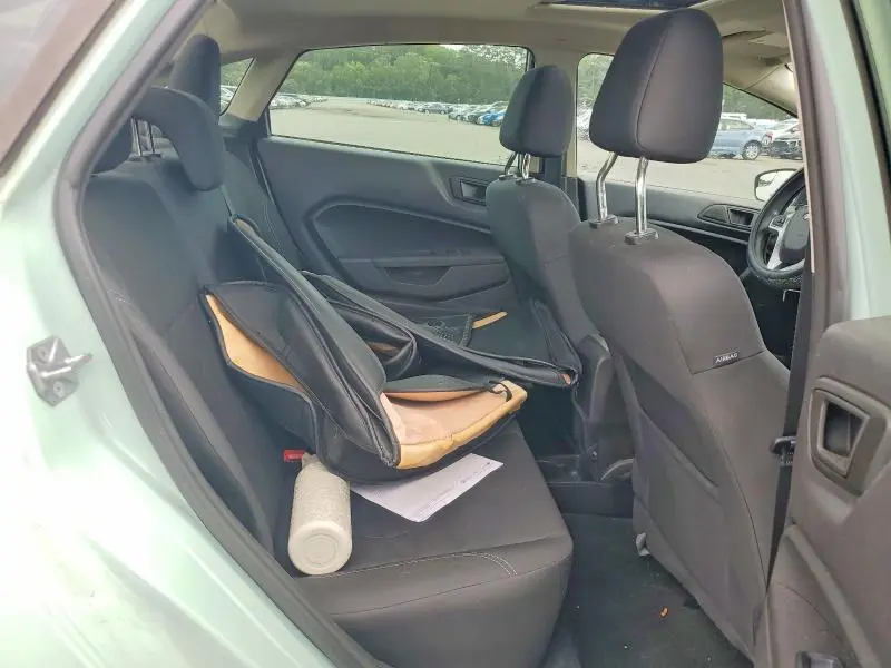 2017 FORD FIESTA SE  