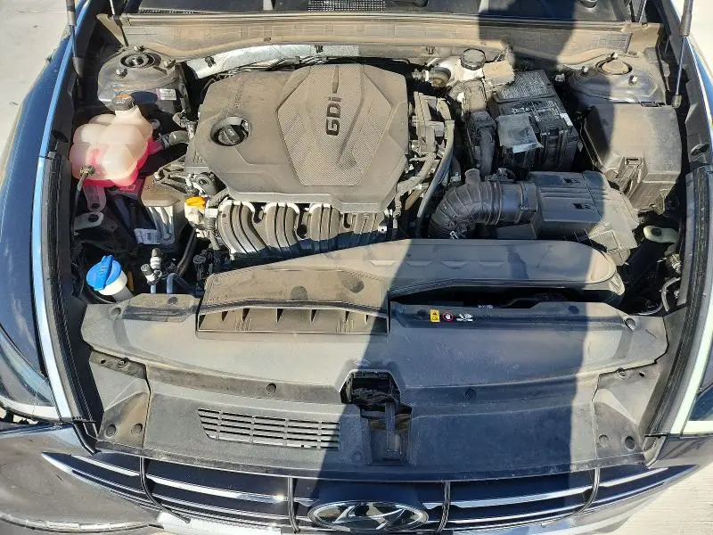 2022 HYUNDAI SONATA SE  