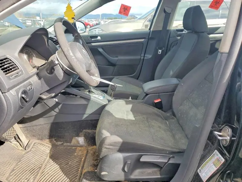 2010 VOLKSWAGEN JETTA S  