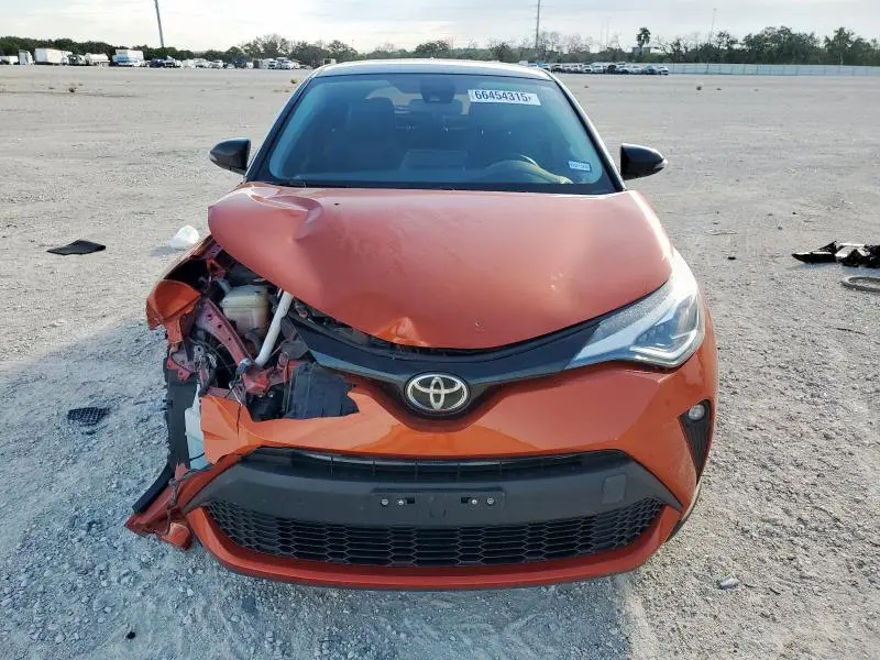 2020 TOYOTA C-HR XLE  