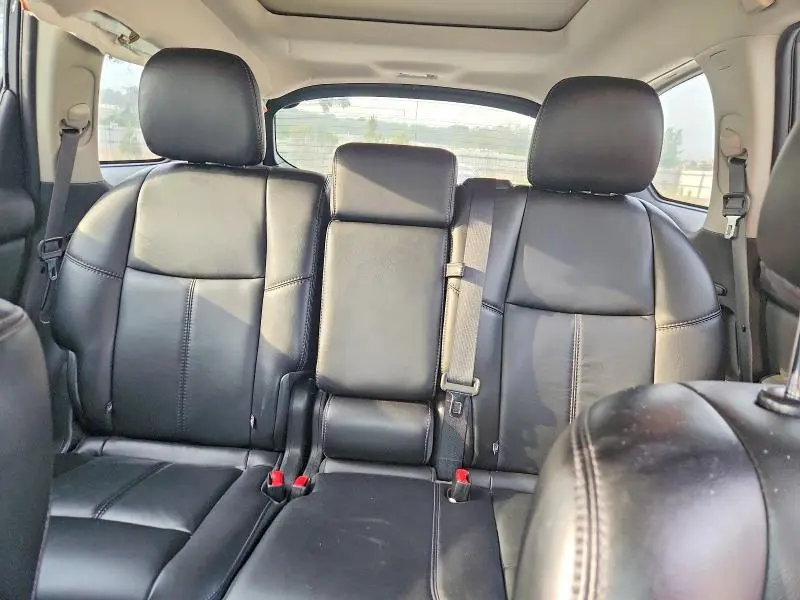 2016 NISSAN PATHFINDER SL  