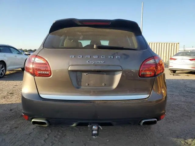2013 PORSCHE CAYENNE   