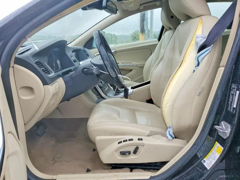 2015 VOLVO V60 PREMIER+  