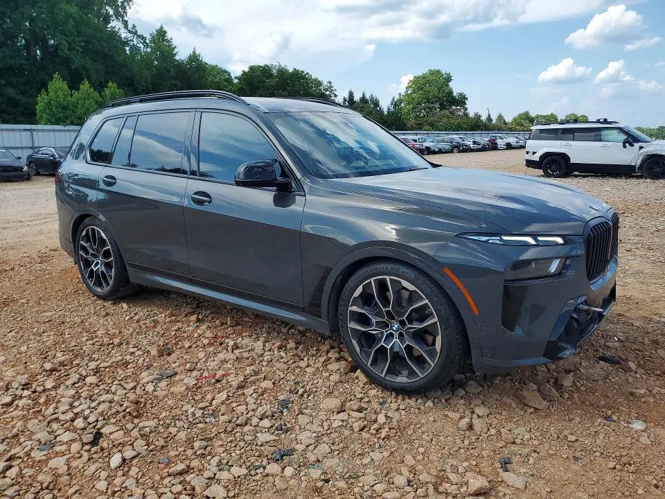 2024 BMW X7 M60I  