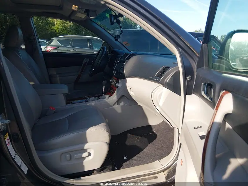 2013 TOYOTA HIGHLANDER LIMITED V6