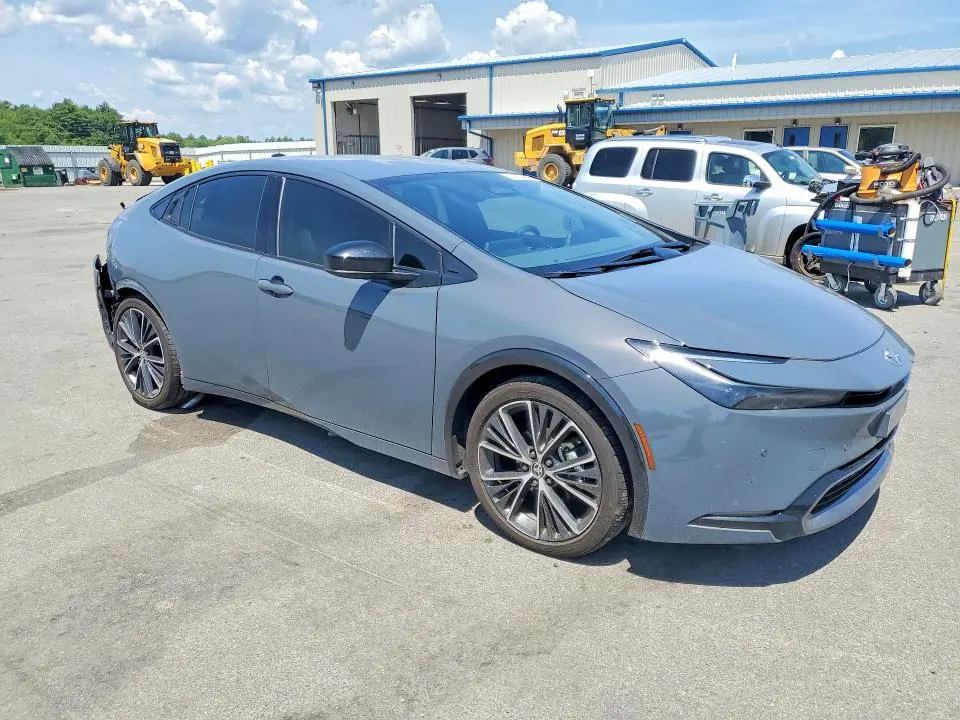 2026 TOYOTA PRIUS XLE  