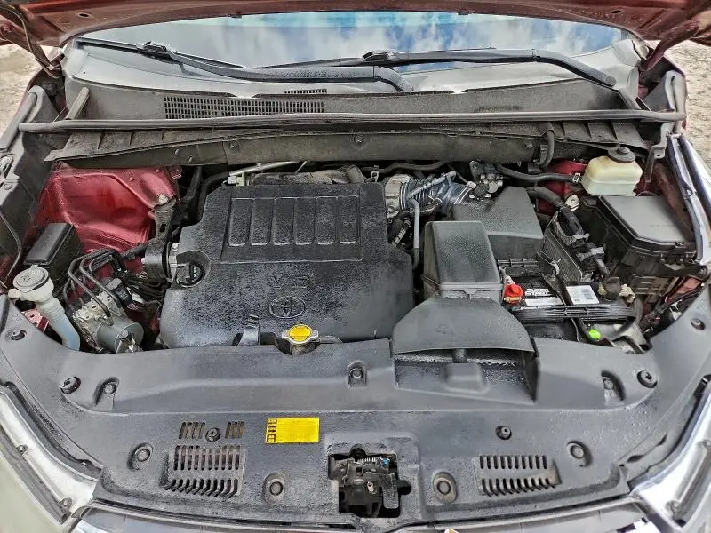 2015 TOYOTA HIGHLANDER LE  