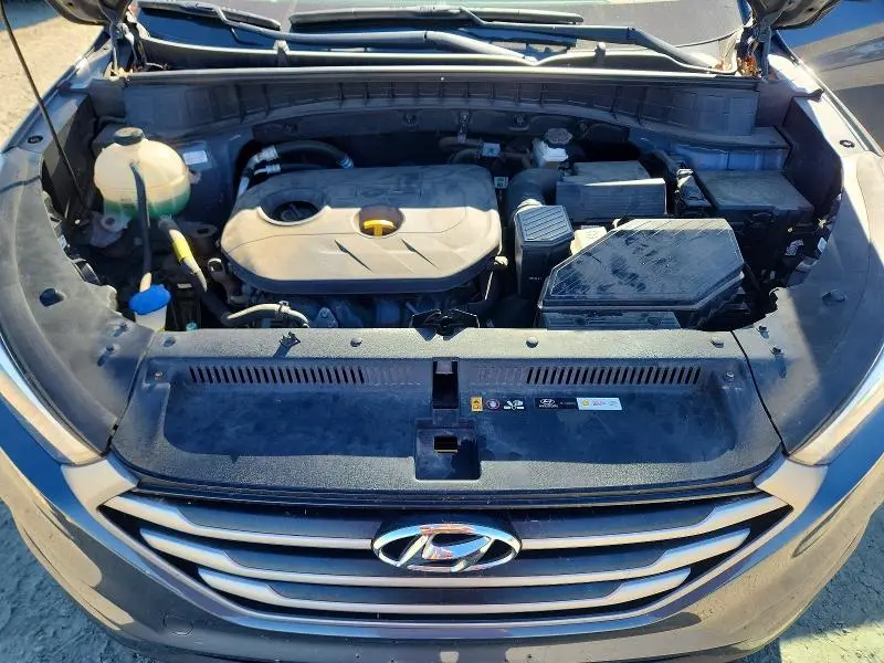 2018 HYUNDAI TUCSON SE  