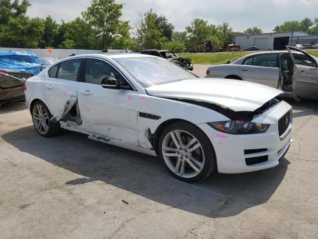 2017 JAGUAR XE PRESTIGE  