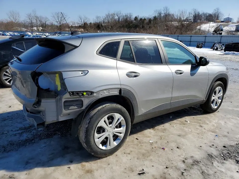 2025 CHEVROLET TRAX LS  