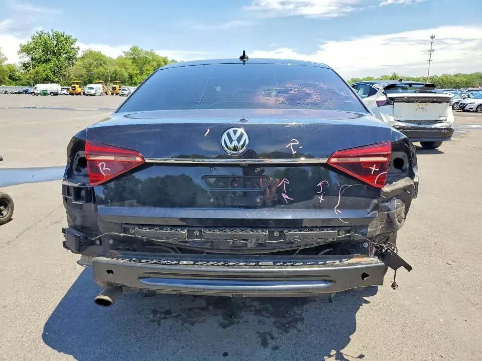 2017 VOLKSWAGEN PASSAT R-LINE  