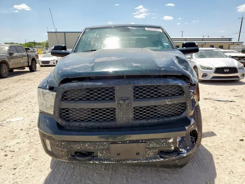 2016 RAM 1500 SLT  