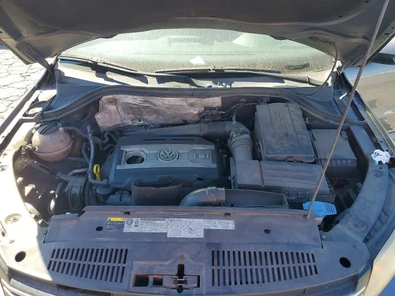 2015 VOLKSWAGEN TIGUAN S  