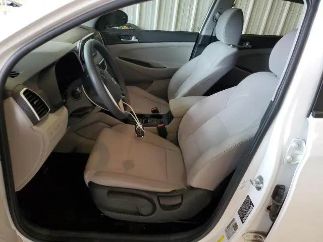 2021 HYUNDAI TUCSON SE  