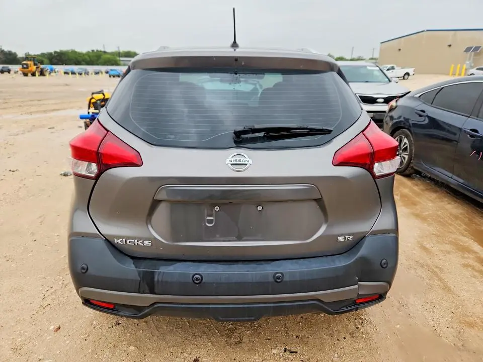2020 NISSAN KICKS SR  