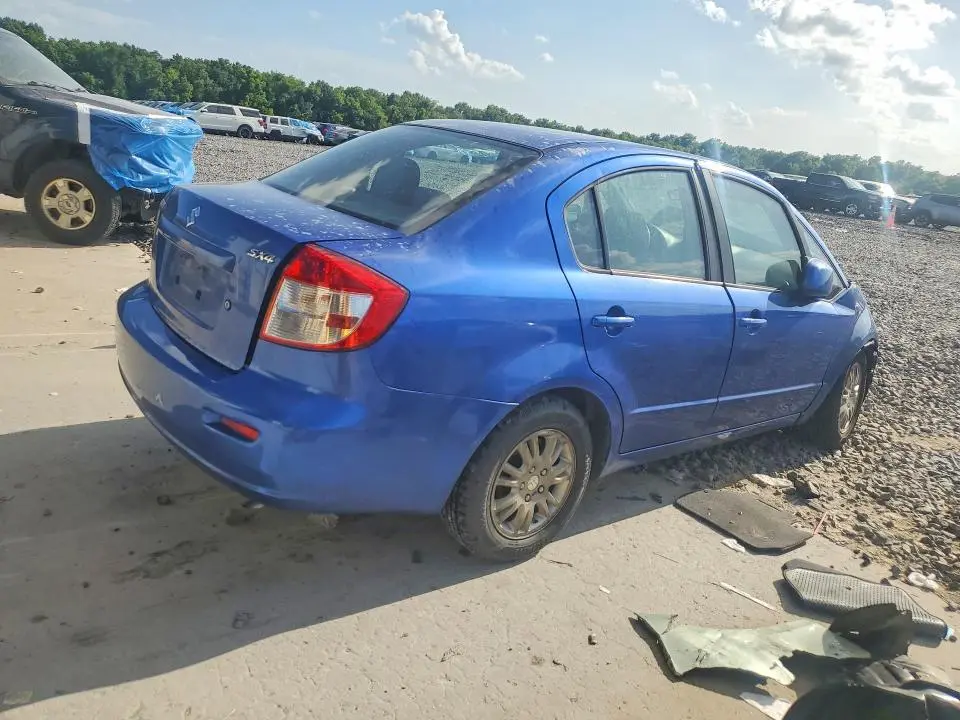 2013 SUZUKI SX4 LE  