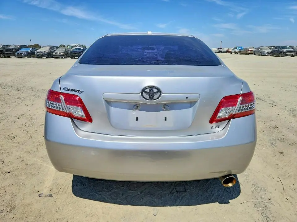 2011 TOYOTA CAMRY LE  