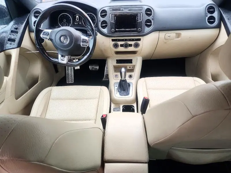 2016 VOLKSWAGEN TIGUAN   