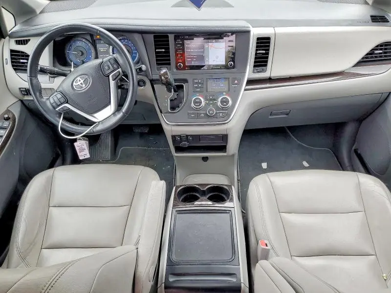 2019 TOYOTA SIENNA XLE 7-PASSENGER  