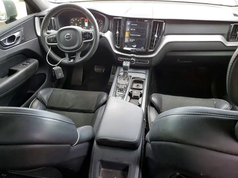 2018 VOLVO XC60 T5 R-DESIGN  