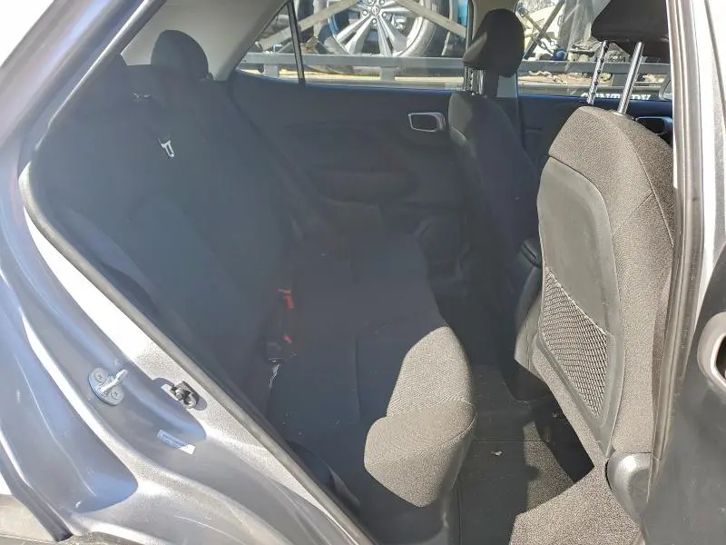 2025 HYUNDAI VENUE SE  