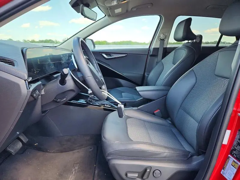 2023 KIA NIRO EX  