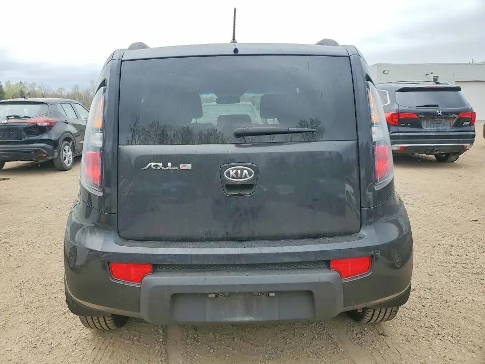 2011 KIA SOUL +  