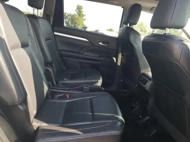 2016 TOYOTA HIGHLANDER XLE  