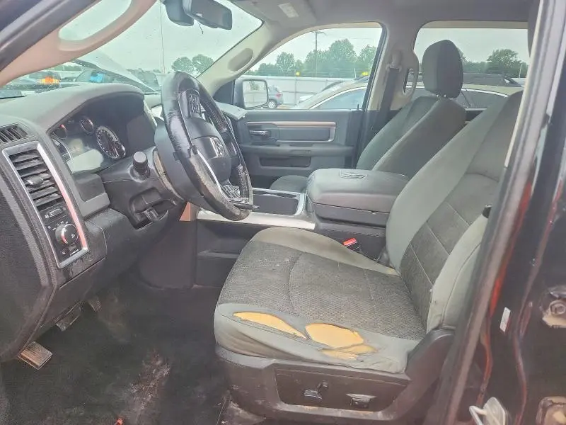 2016 RAM 1500 SLT  