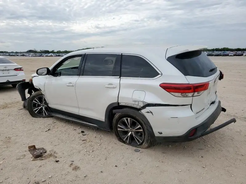2019 TOYOTA HIGHLANDER LE  