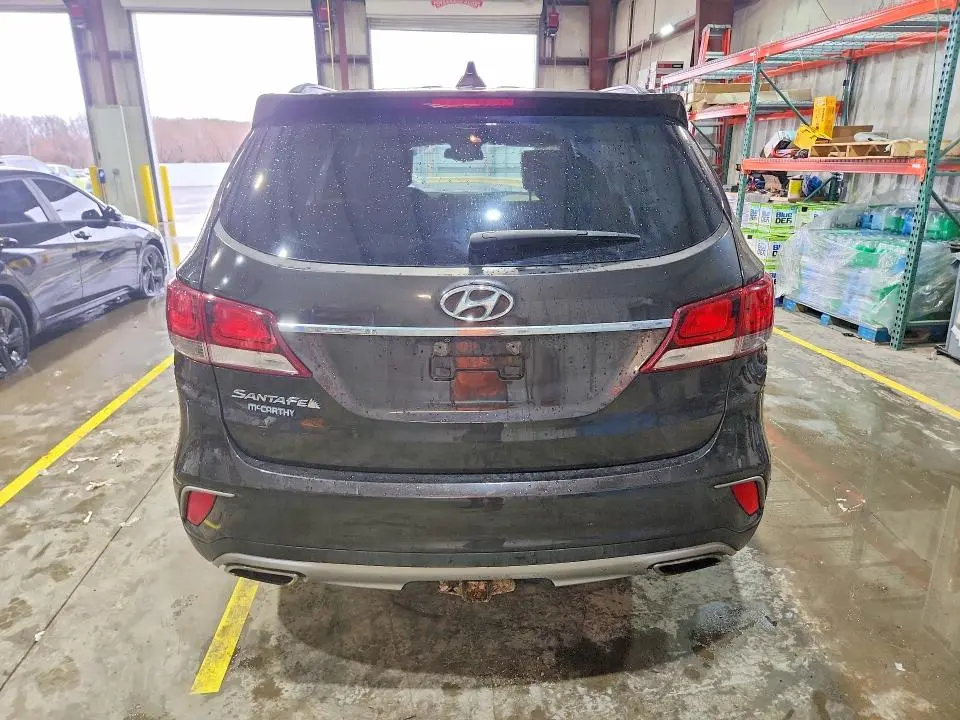 2017 HYUNDAI SANTA FE SE  
