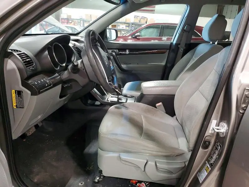 2011 KIA SORENTO BASE  