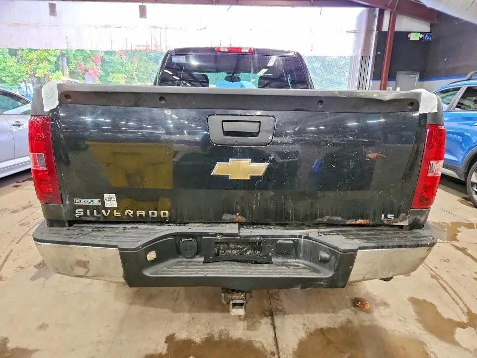 2011 CHEVROLET SILVERADO C1500 LS  