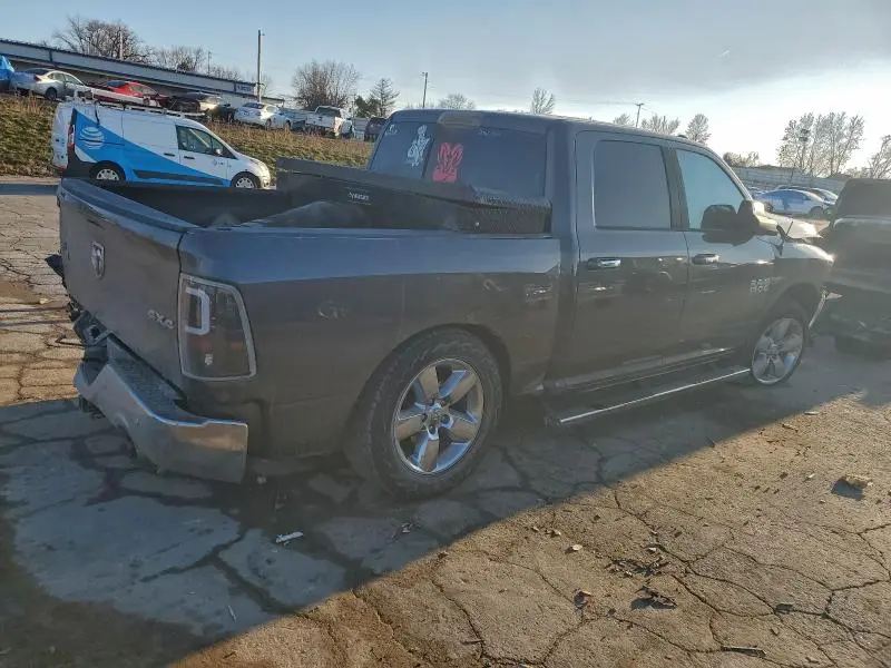 2016 RAM 1500 SLT  