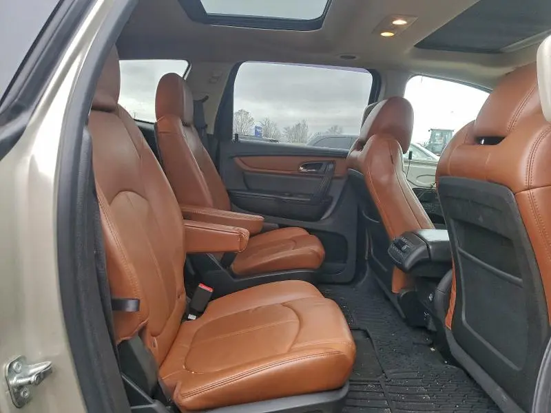 2015 CHEVROLET TRAVERSE LT  