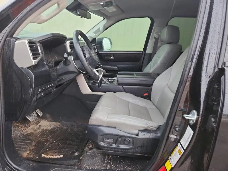 2022 TOYOTA TUNDRA SR5  