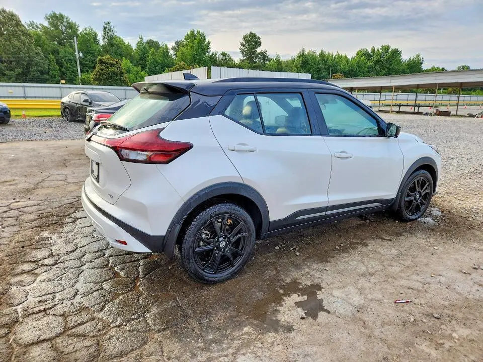 2021 NISSAN KICKS SR  