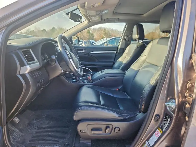 2016 TOYOTA HIGHLANDER XLE  