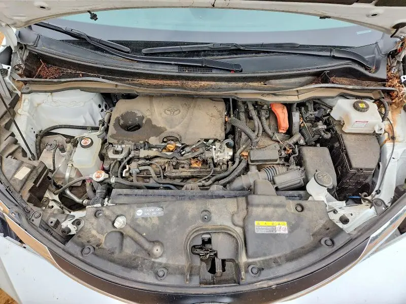 2022 TOYOTA SIENNA XLE  