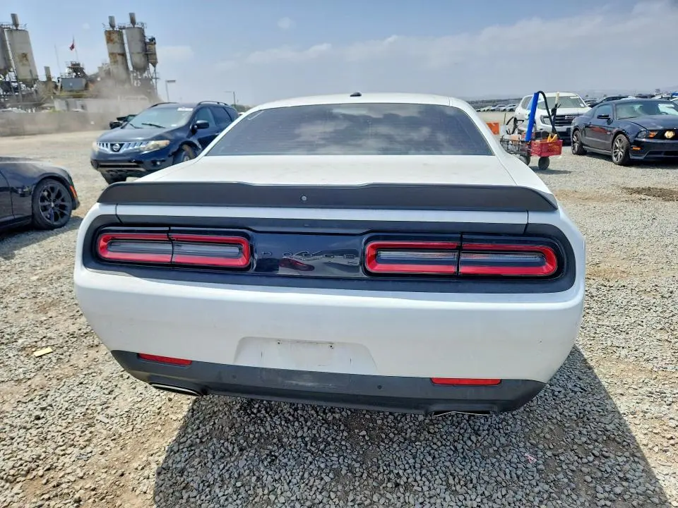 2022 DODGE CHALLENGER SXT  