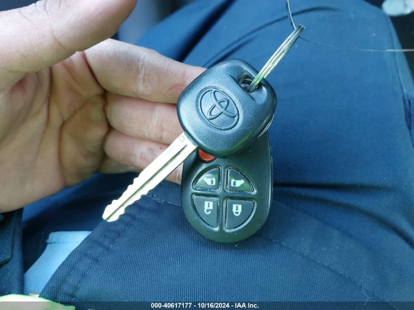 2014 TOYOTA SIENNA LE V6 8 PASSENGER