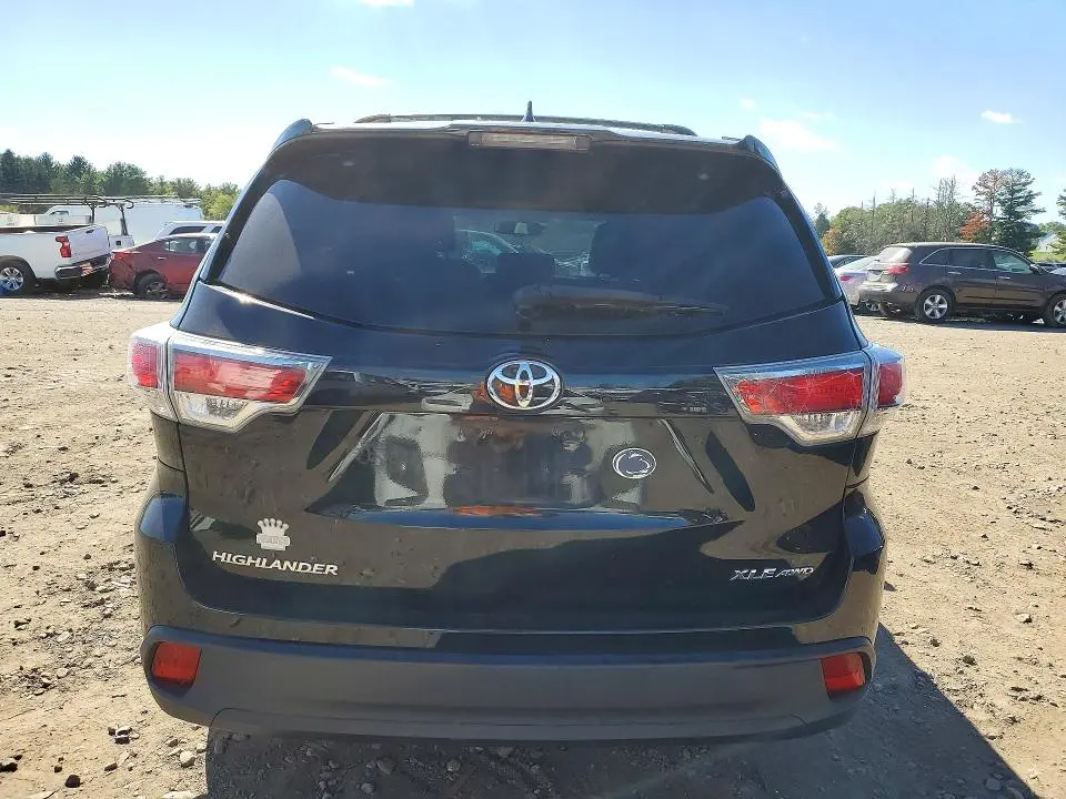 2014 TOYOTA HIGHLANDER XLE  