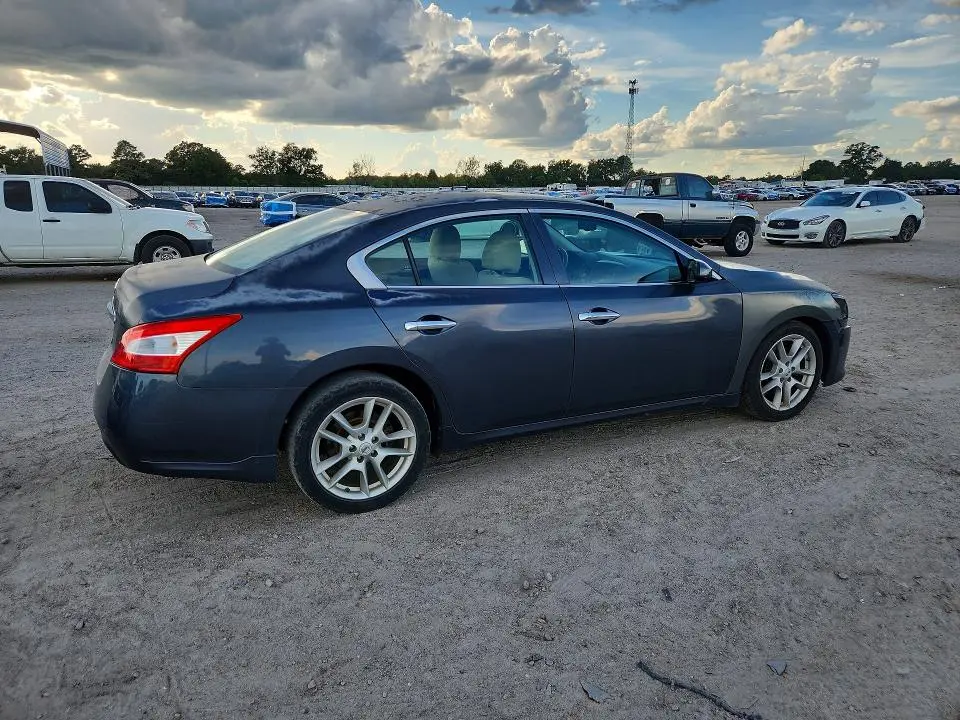 2010 NISSAN MAXIMA 3.5 S  