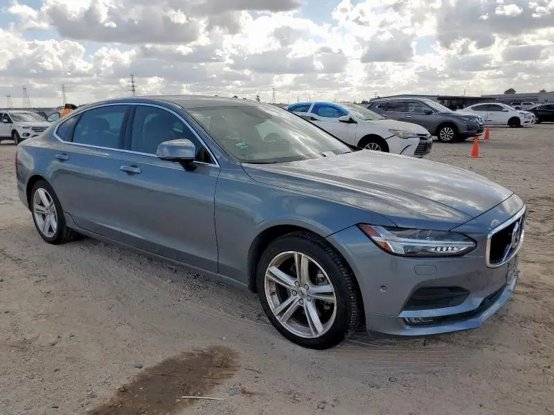 2018 VOLVO S90 T5 MOMENTUM  