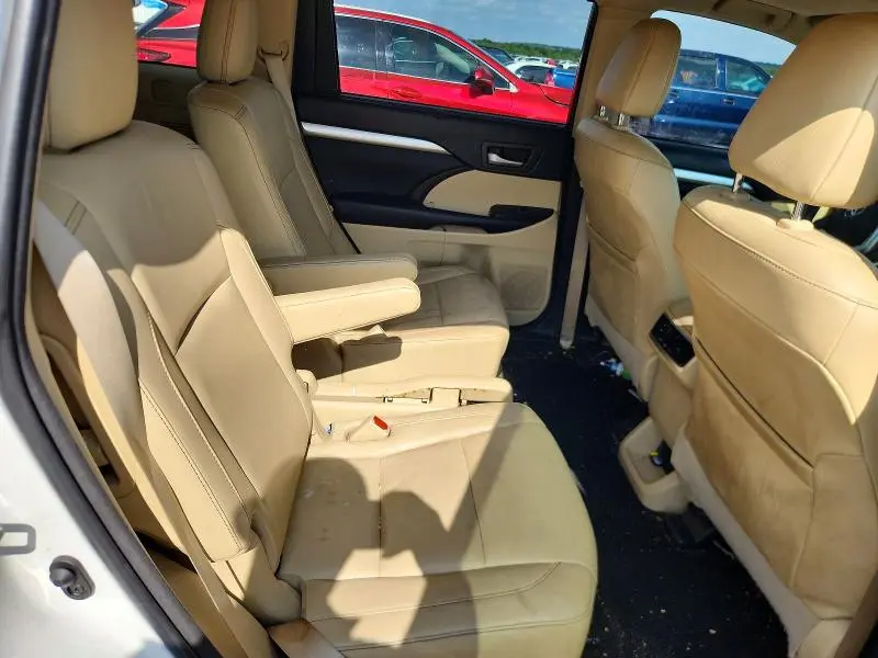 2018 TOYOTA HIGHLANDER XLE  