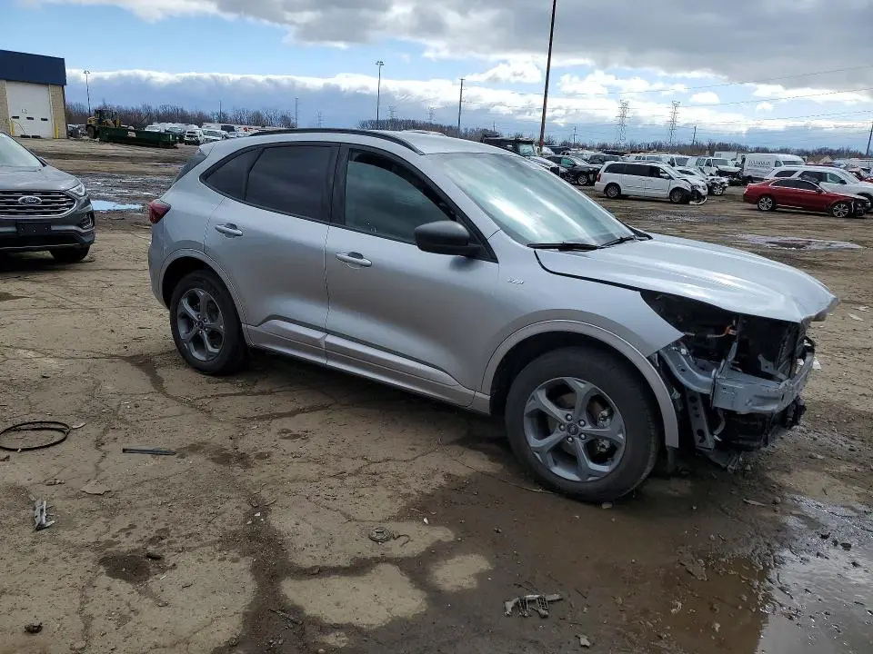 2024 FORD ESCAPE ST LINE  