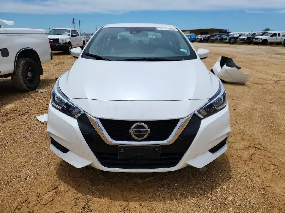 2022 NISSAN VERSA SV  